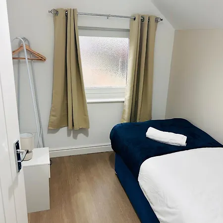 Waterside Way- 3 Bedrooms- Sleeps 5 - Free Parking- Fast Wifi Burton-upon-Trent Exterior photo