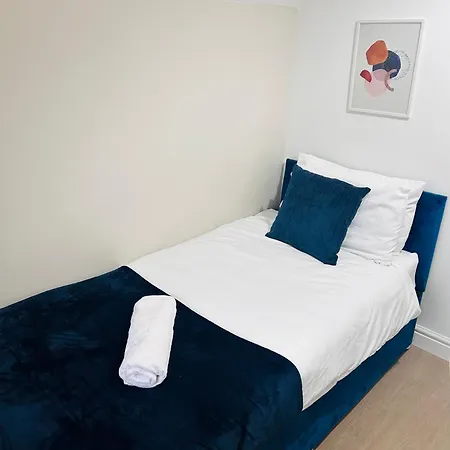 Waterside Way- 3 Bedrooms- Sleeps 5 - Free Parking- Fast Wifi Burton-upon-Trent Exterior photo